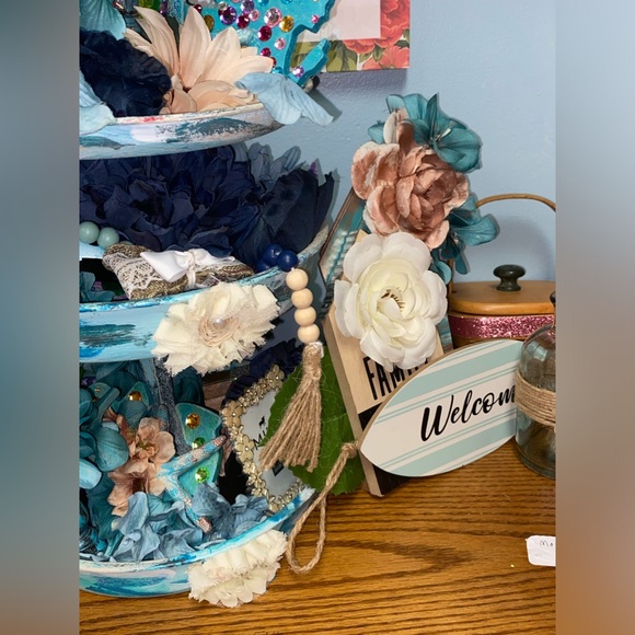 3 Tier Tray handmade - Picture 4 of 6